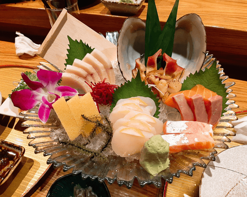 Nhà hàng Nhật nổi tiếng với món sushi