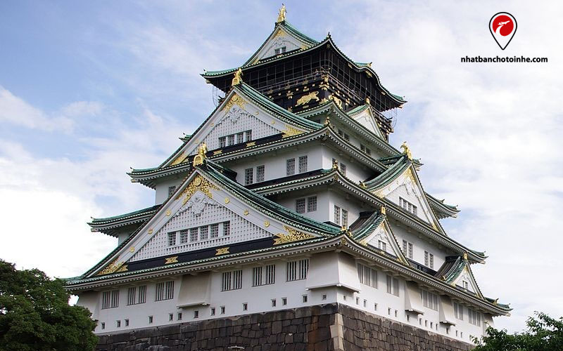 Du lịch Nhật Bản tháng 8: Một góc lâu đài Osaka