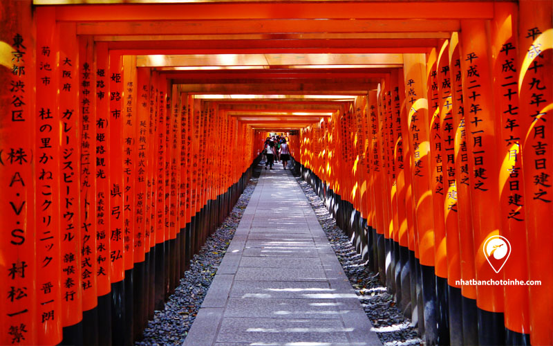 Địa điểm check in nổi tiếng ở Kyoto: Đền ngàn cổng Fushimi Inari
