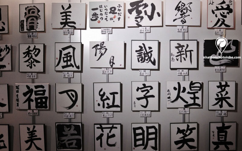 Học tiếng Nhật có khó không: Kanji có khoảng 2136 chữ