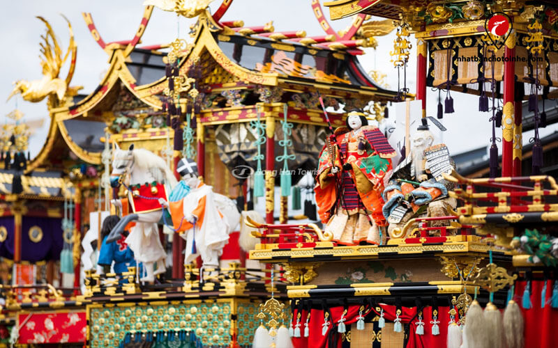 Du lịch Nhật Bản tháng 10: Những chiếc Yatai được trang trí hình nhân được diễu hành qua các con phố