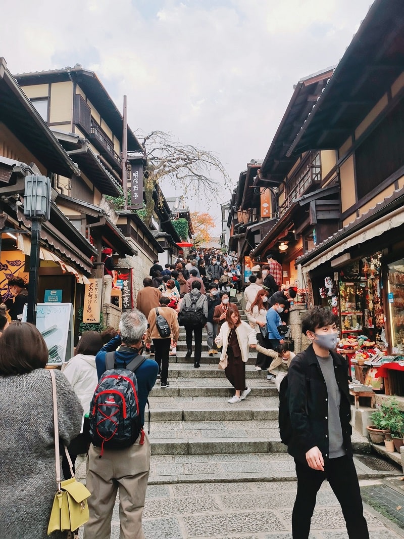 Kyoto thu hút lượng khách du lịch đông đảo