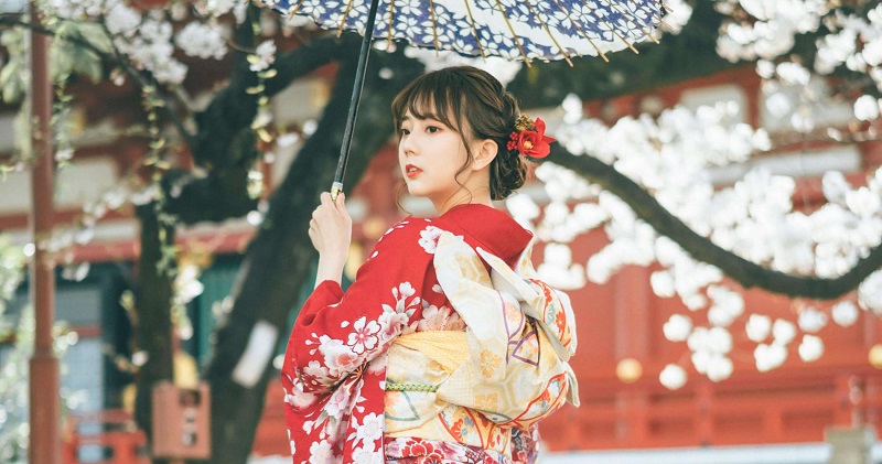 Trang phục truyền thống là áo Kimono