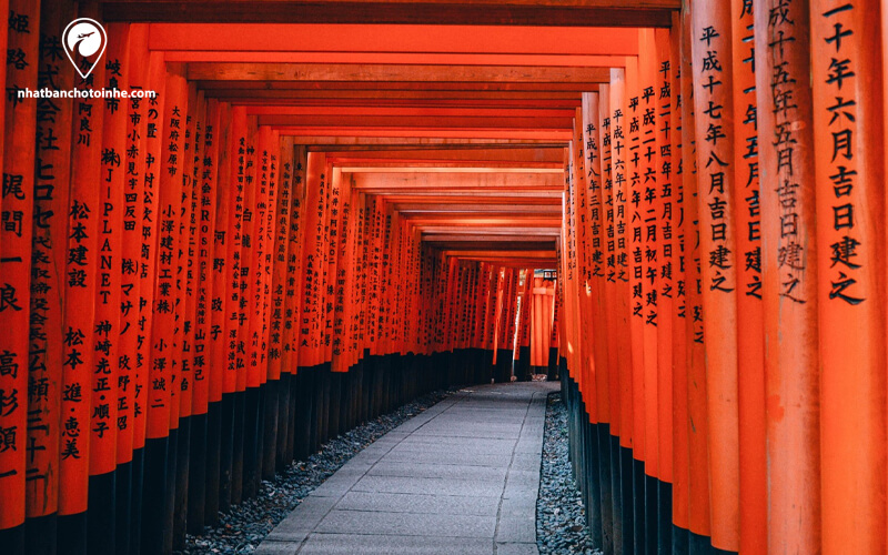 Fushimi Inari - Ngôi đền ngàn cổng Tori huyền thoại.