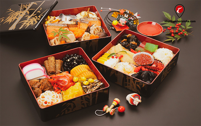 Các khay Osechi đầy màu sắc