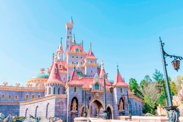 Toà lâu đài “Người đẹp và Quái thú” nguy nga, tráng lệ toạ lạc tại Fantasyland