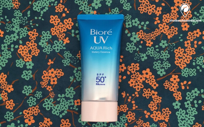 Biore UV Aqua Rich Water Essence một trong những kem chống nắng Nhật Bản được yêu thích.