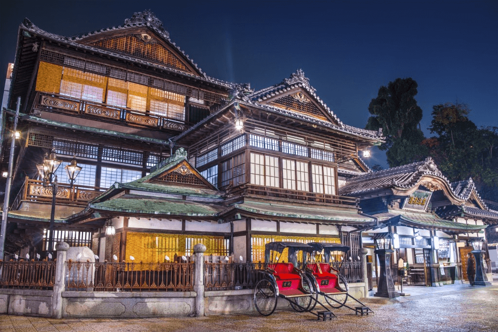 Dogo Onsen ở Ehime là nguồn cảm hứng cho nhà tắm ở Spirited Away của Miyazaki.