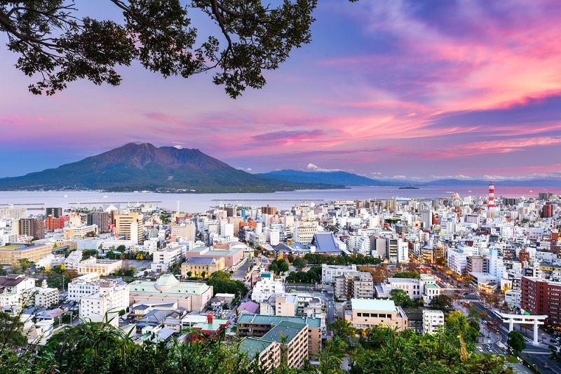 Kagoshima nổi tiếng với ngọn núi lửa Sakurajima