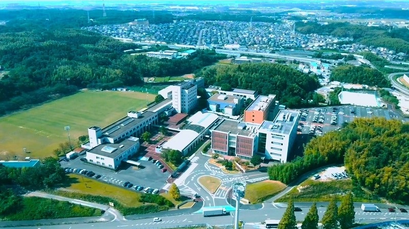 Yokkaichi University 